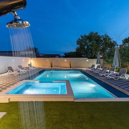 Apartment Miruna S Bazenom Donje Rastane Esterno foto