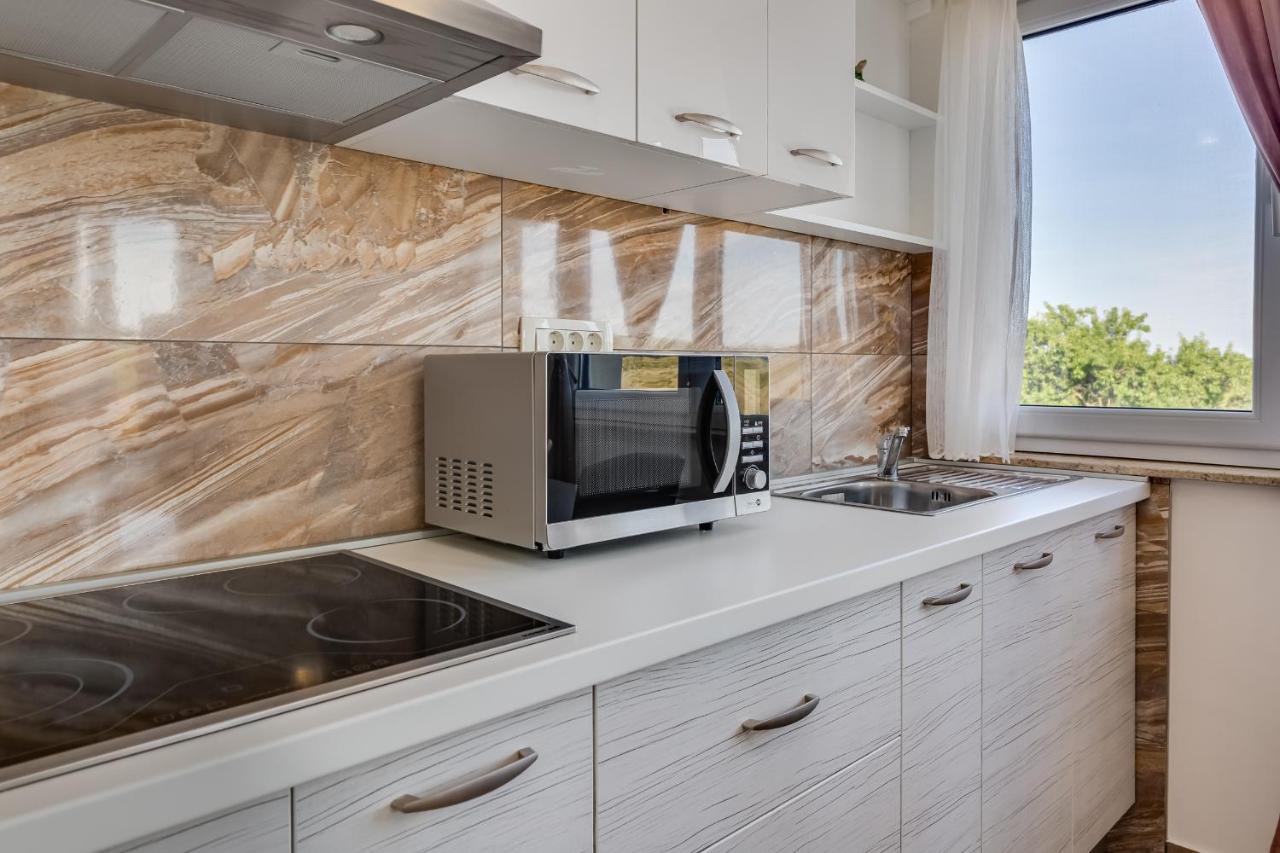 Apartment Miruna S Bazenom Donje Rastane Esterno foto