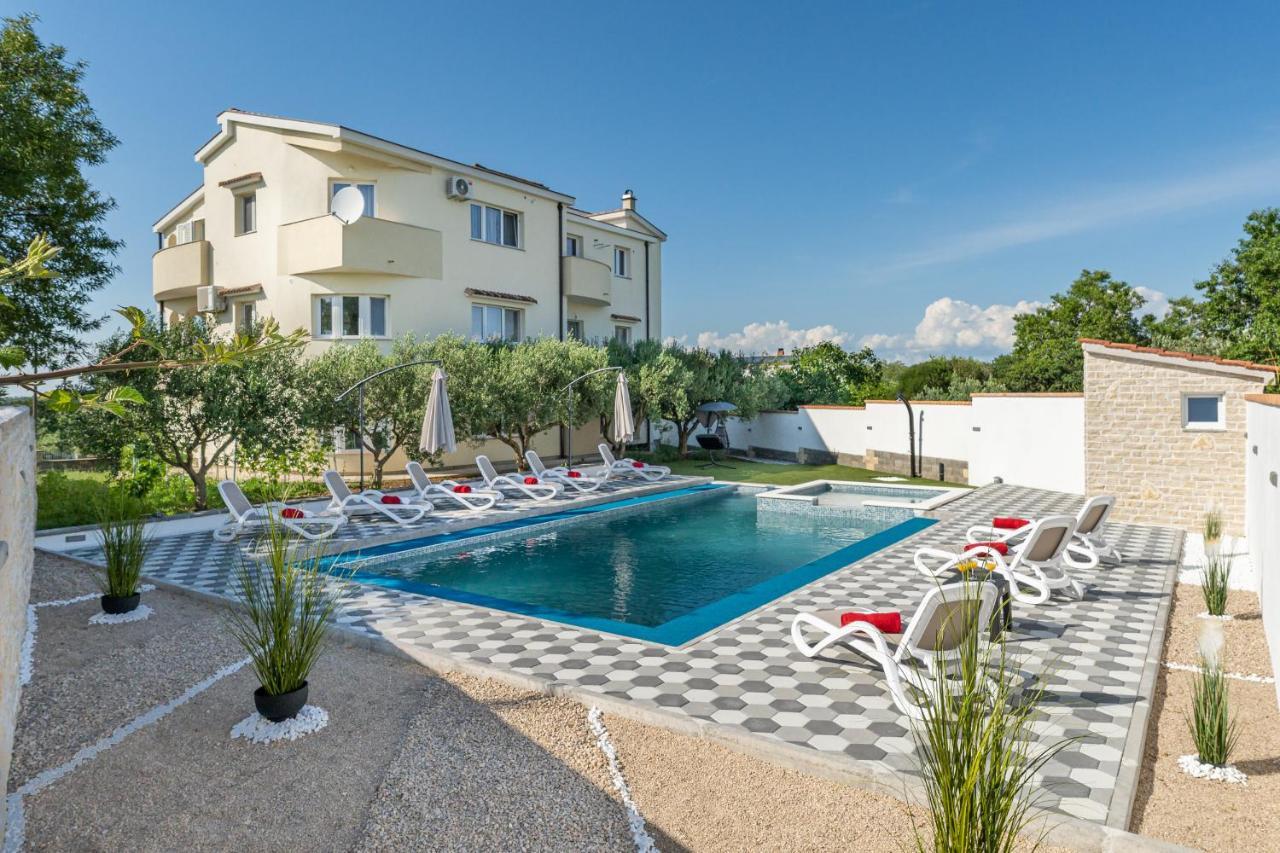 Apartment Miruna S Bazenom Donje Rastane Esterno foto